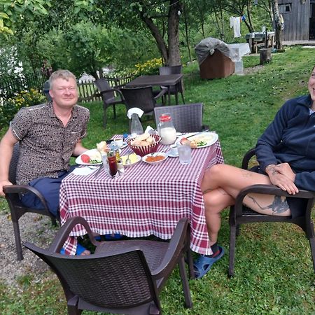 Bujtina Milani Bed & Breakfast Theth Bagian luar foto
