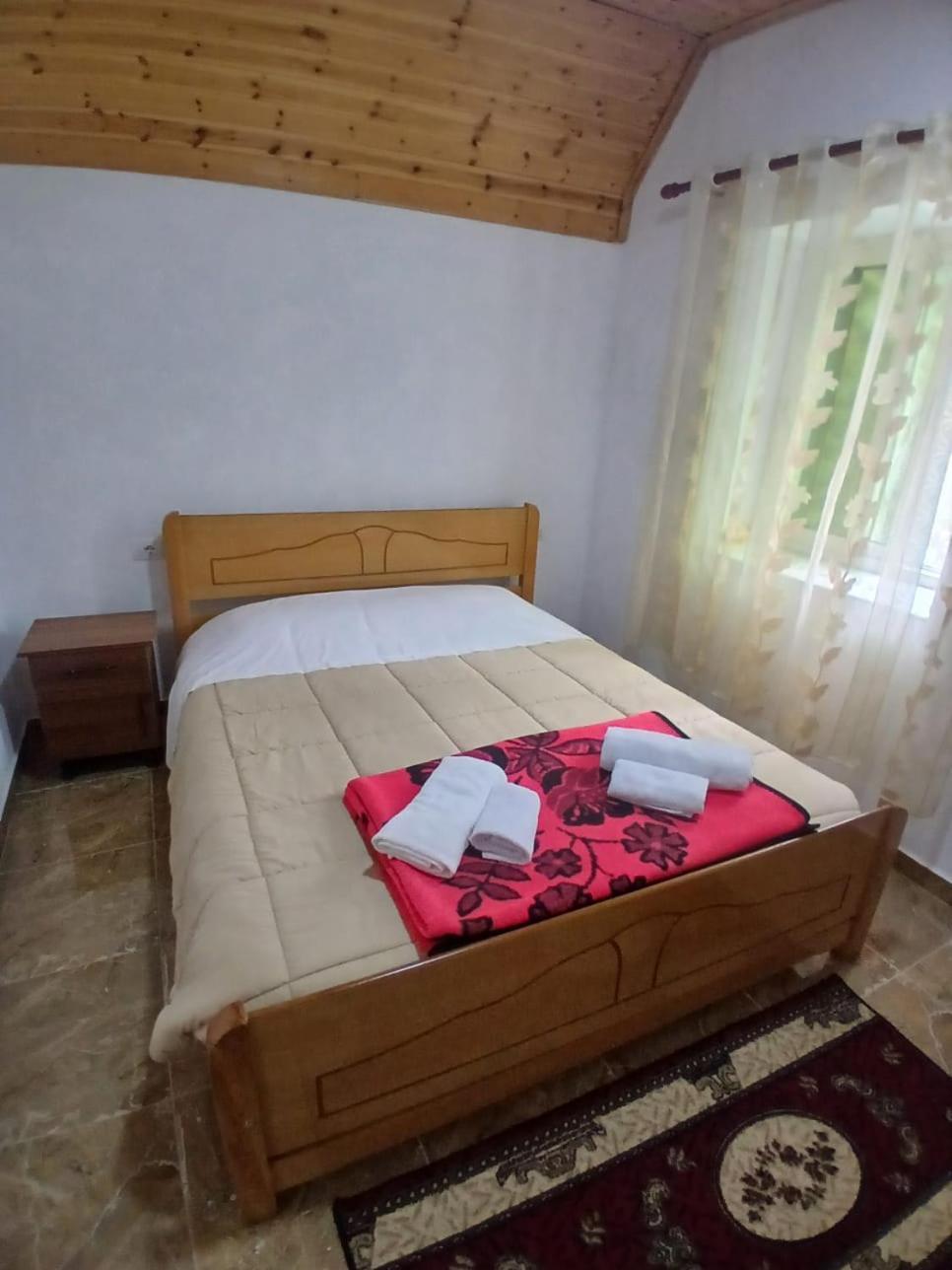 Bujtina Milani Bed & Breakfast Shkoder Bagian luar foto