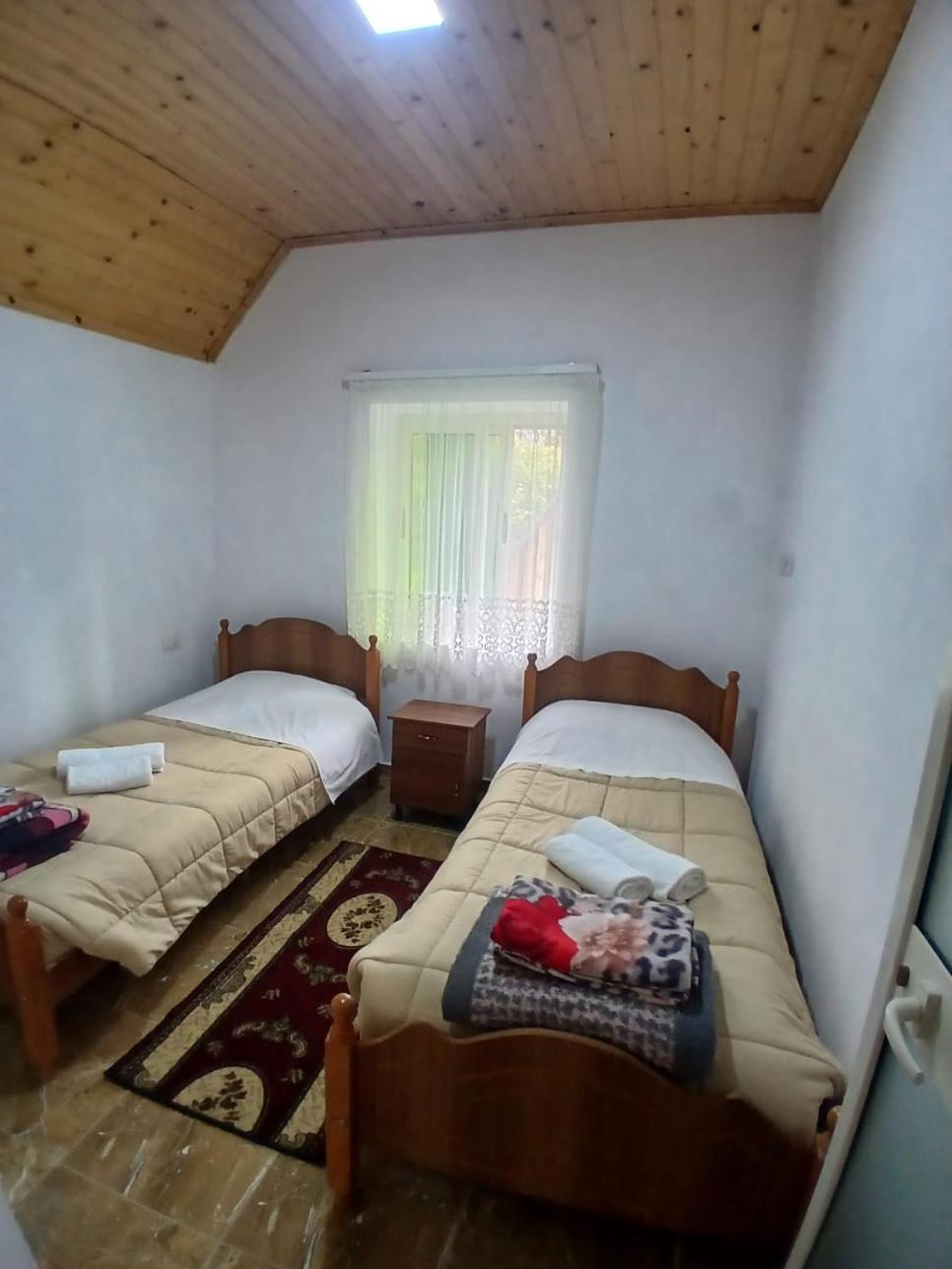 Bujtina Milani Bed & Breakfast Theth Bagian luar foto