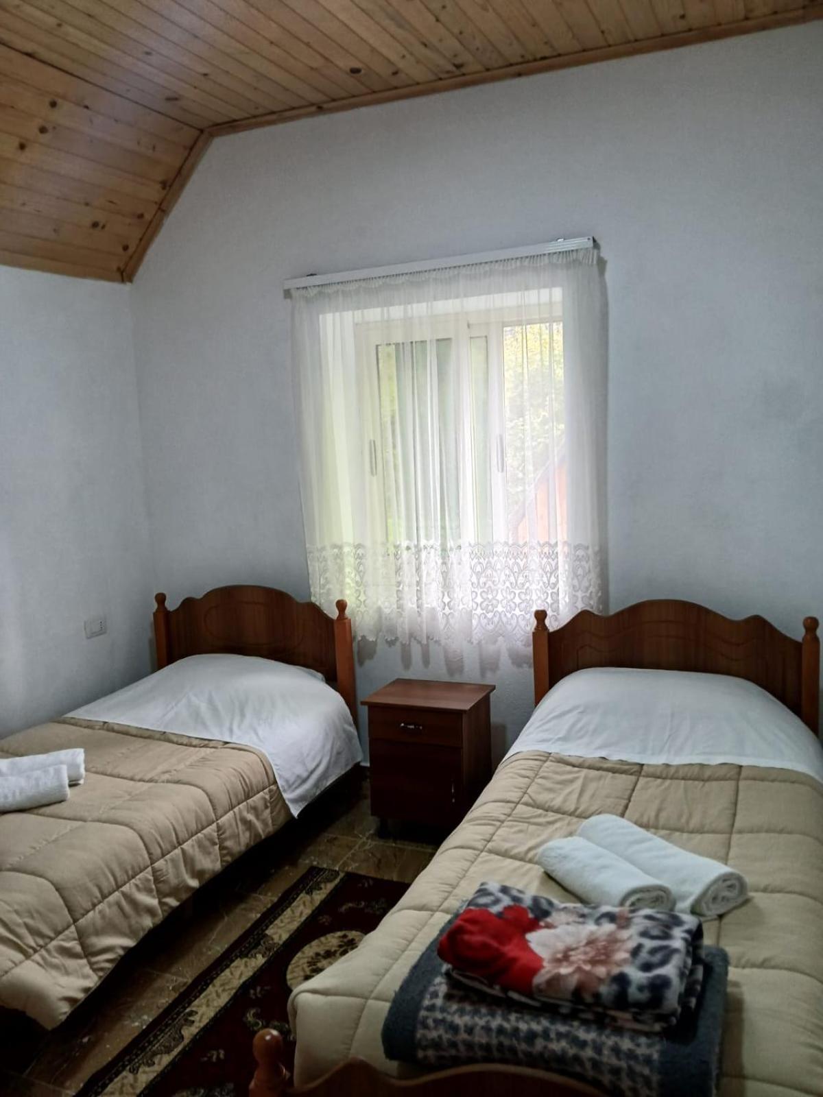 Bujtina Milani Bed & Breakfast Shkoder Bagian luar foto