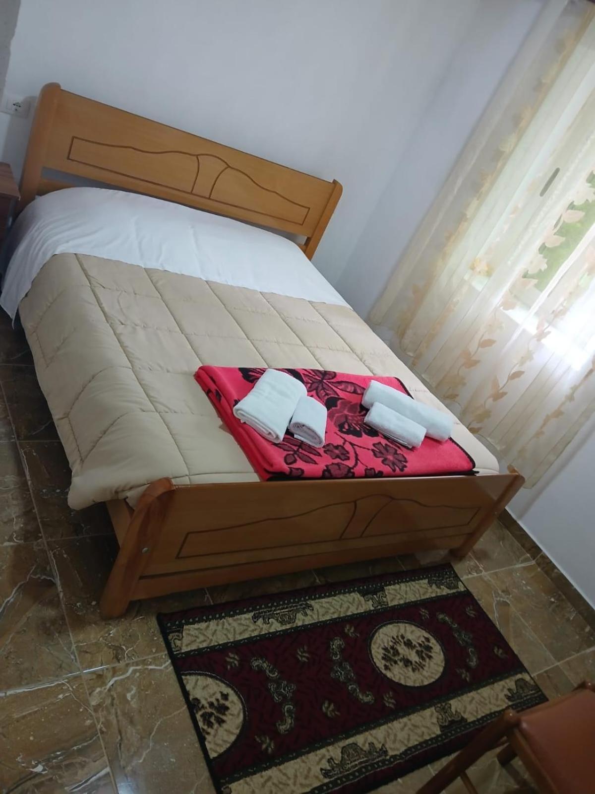 Bujtina Milani Bed & Breakfast Shkoder Bagian luar foto